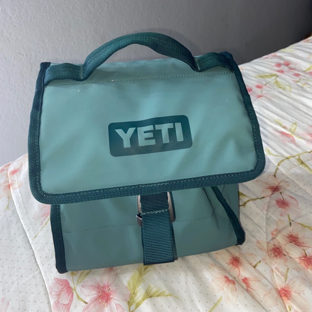 Yeti lunch box